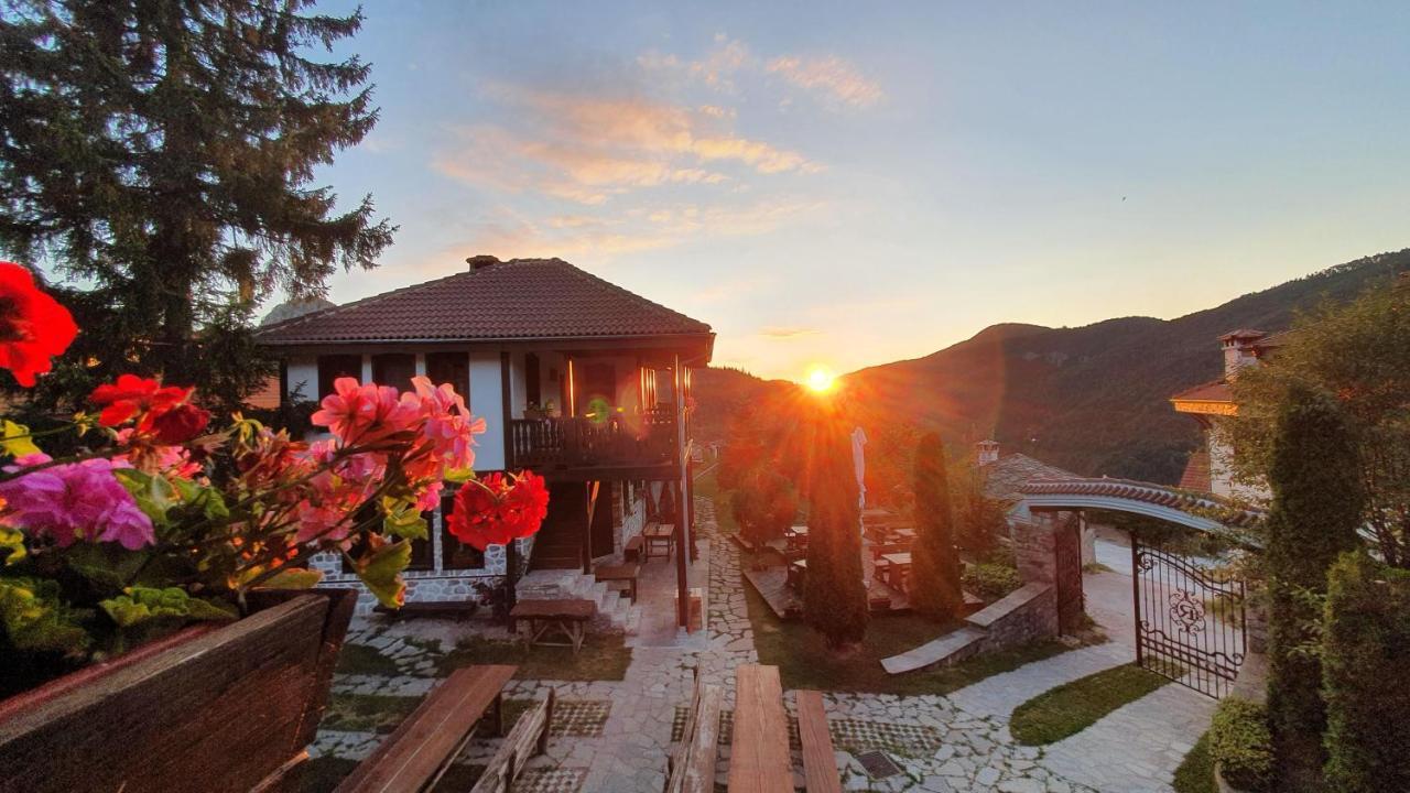 Rhodopes Legends Hotel Vrata Exterior photo